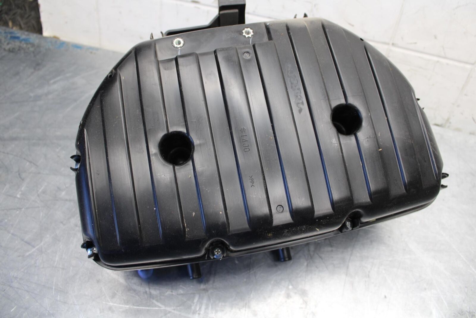 15-21 SUZUKI GSXR600 AIRBOX AIR INTAKE FILTER BOX BB463