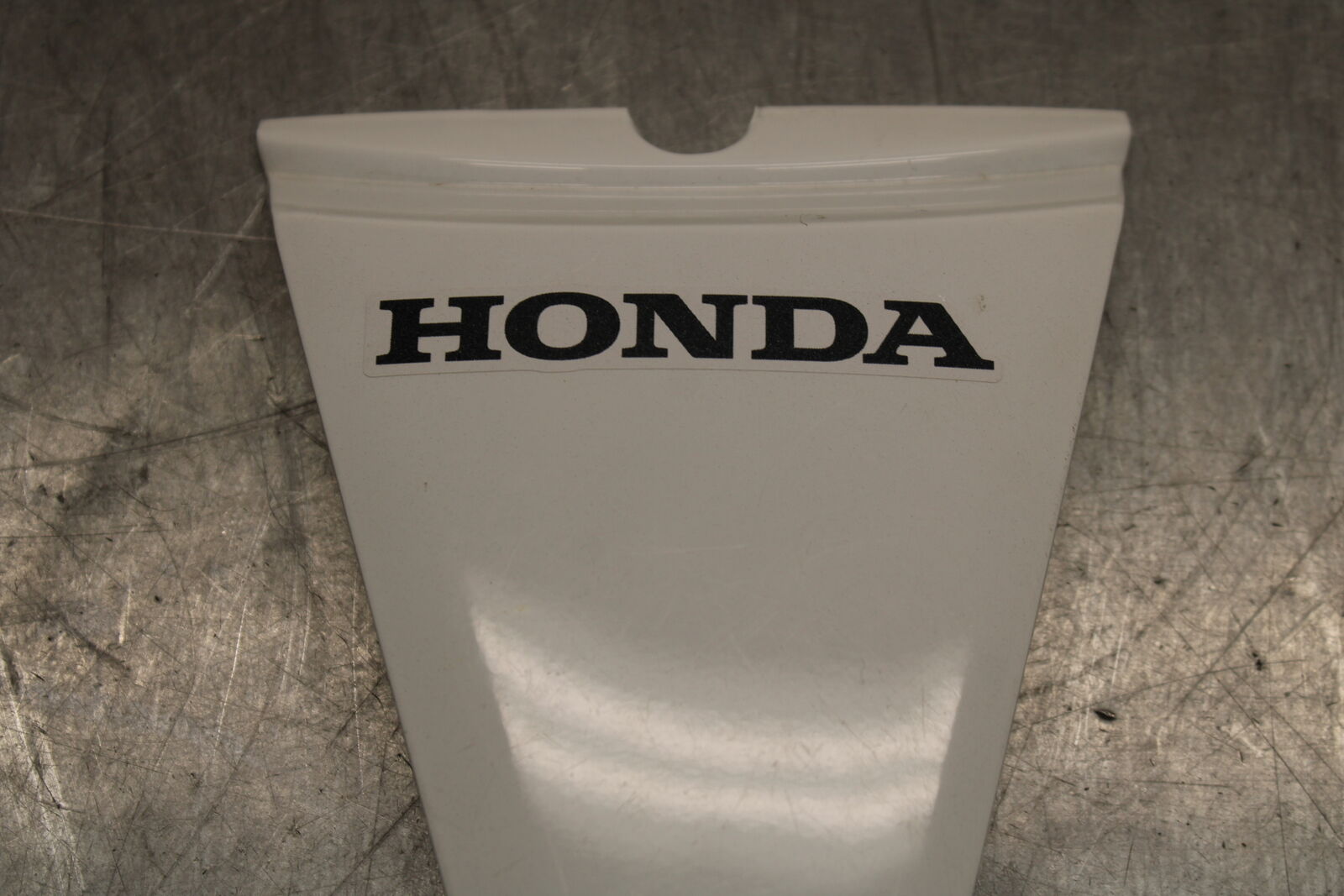 08 HONDA CBR125R CENTER REAR BACK TAIL FAIRING COVER TRIM COWL BB114