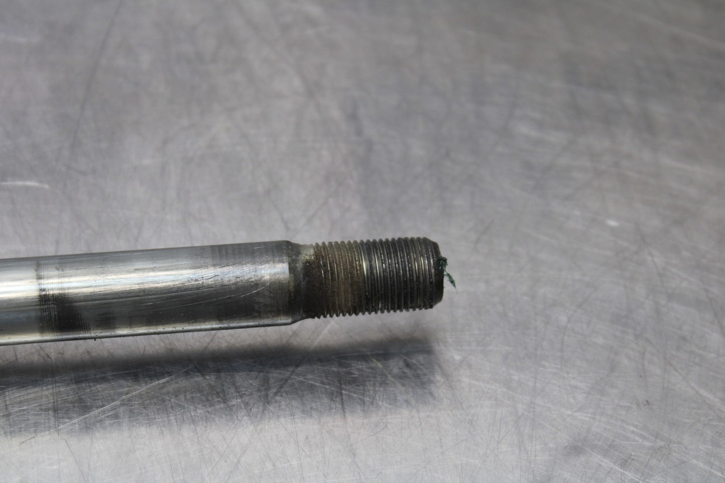 05 TRIUMPH ROCKET III FRONT WHEEL RIM AXLE PIVOT BOLT BB186