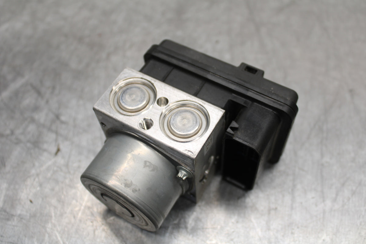 22-24 YAMAHA XSR900 ABS PUMP UNIT MODULE BB710