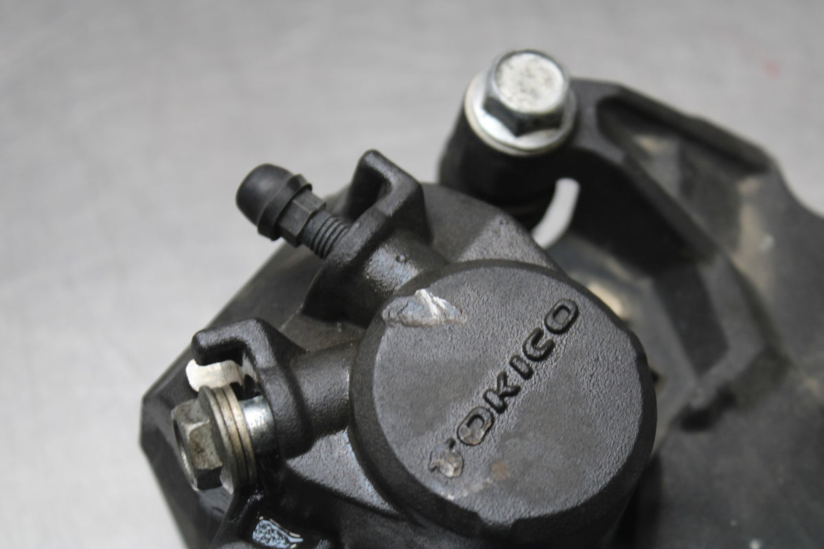 08-10 SUZUKI GSXR 600 REAR BACK BRAKE CALIPER W MOUNT BRACKET BB803