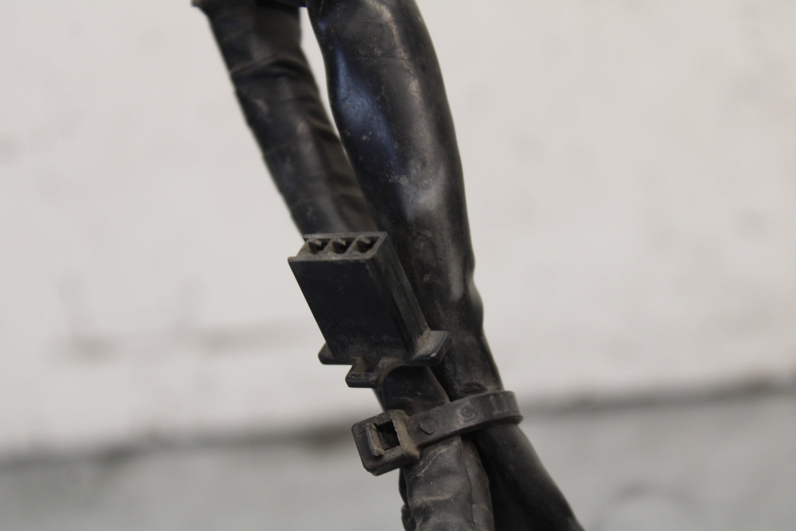 03-04 KAWASAKI NINJA ZX6RR LEFT CLIP ON HANDLE HORN SIGNALS SWITCHES BB684