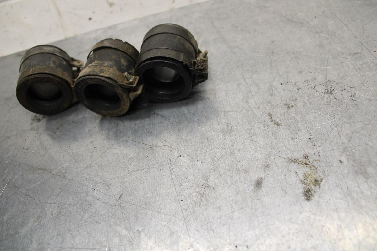 75 SUZUKI GT 550  INTAKE MANIFOLDS  BB72