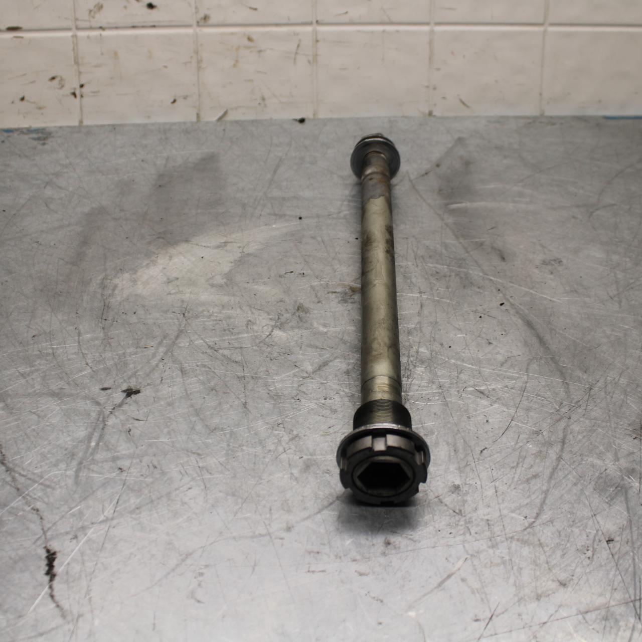 09-14 YAMAHA YZF R1 REAR BACK SWINGARM BOLT SUSPENSION PIVOT AXLE BB448