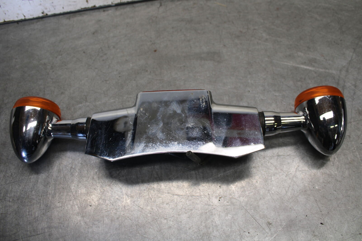 05-09 SUZUKI BOULEVARD C90 REAR BACK TURN SIGNAL BAR MOUNT BRACKET BB692