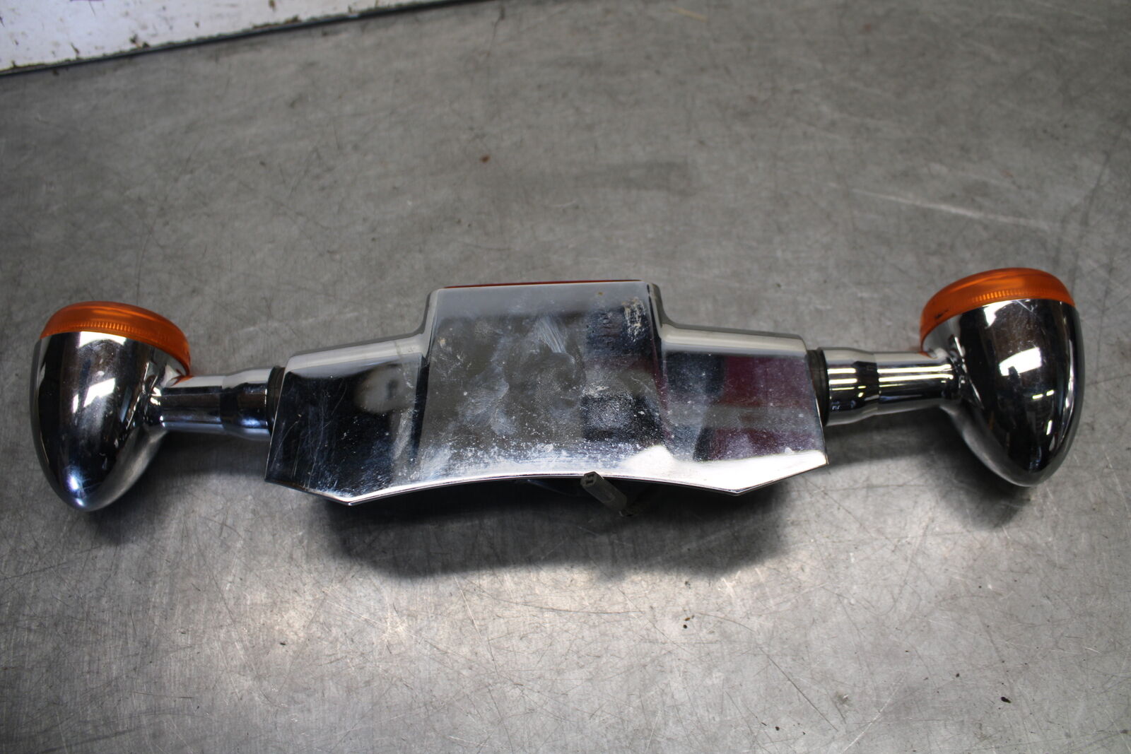 05-09 SUZUKI BOULEVARD C90 REAR BACK TURN SIGNAL BAR MOUNT BRACKET BB692