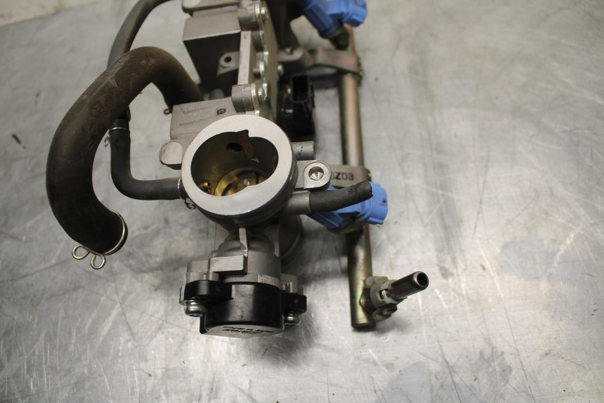 17-23 SUZUKI GSXR 250 GSX250RL8 MAIN FUEL INJECTORS / THROTTLE BODIES BB490