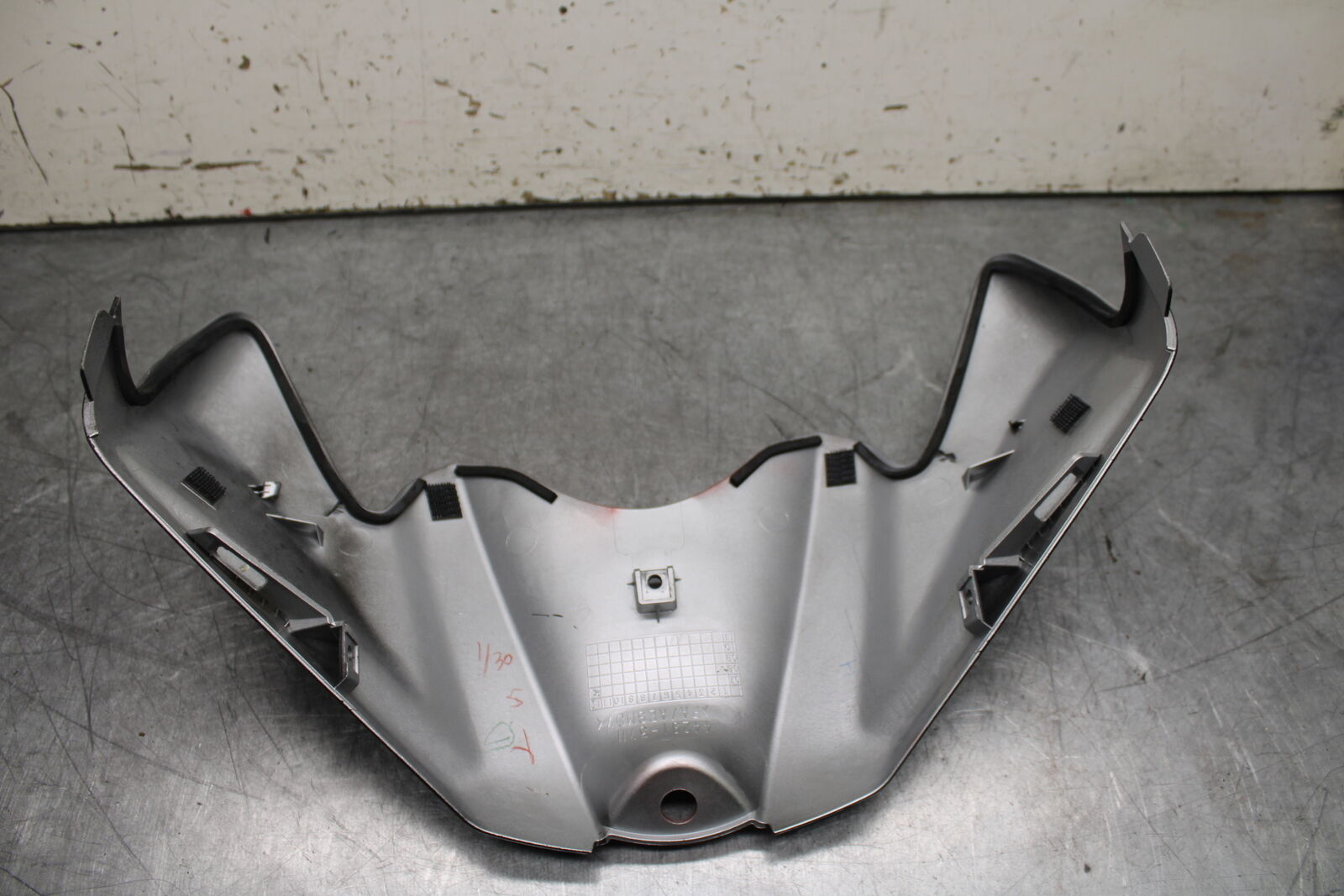 08-10 SUZUKI GSXR 600  FRONT GAS TANK FUEL CELL FAIRING COWL COVER TRIM BB101
