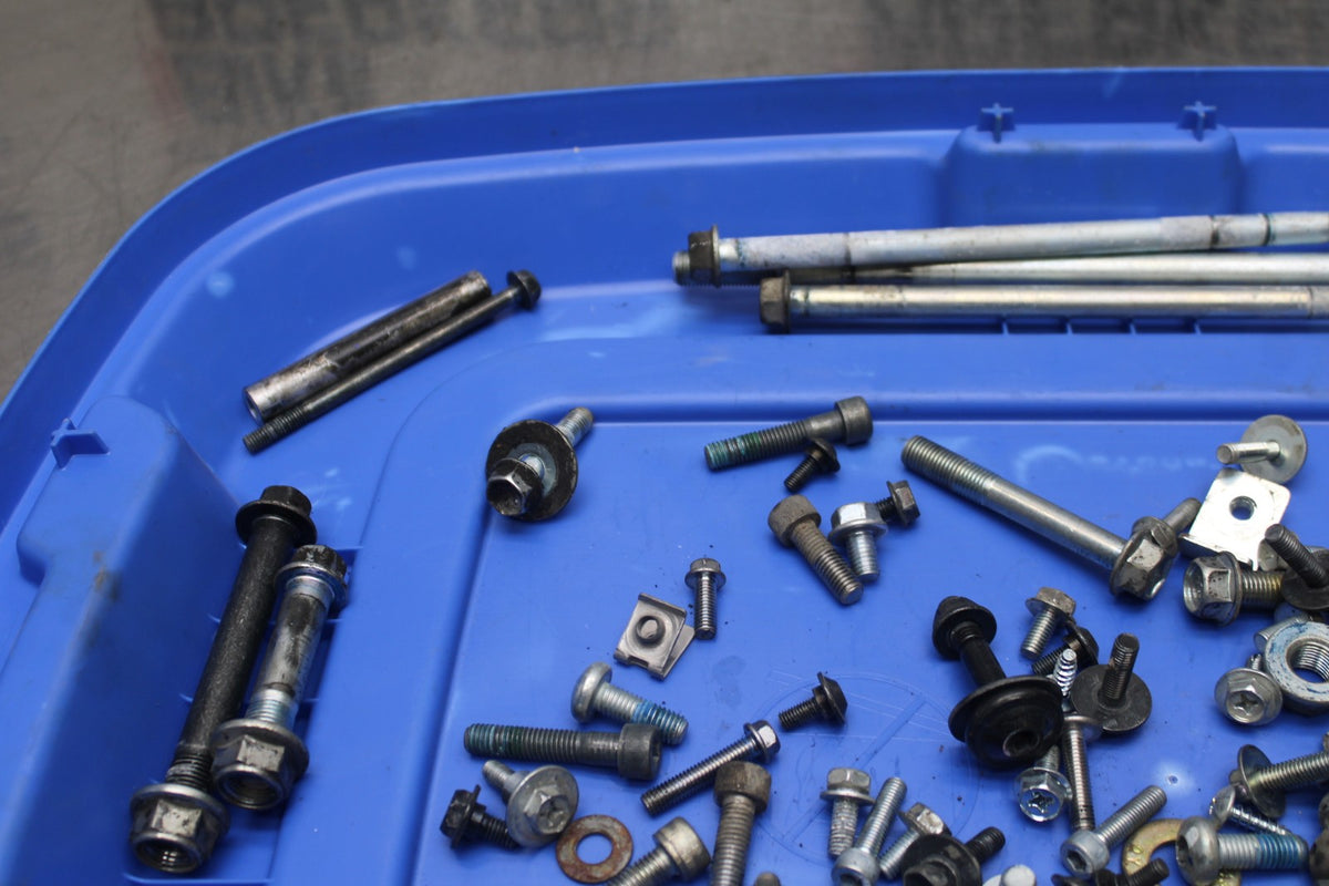 17-24 SUZUKI SV650 BOLTS HARDWARE MOTOR SCREWS BB829