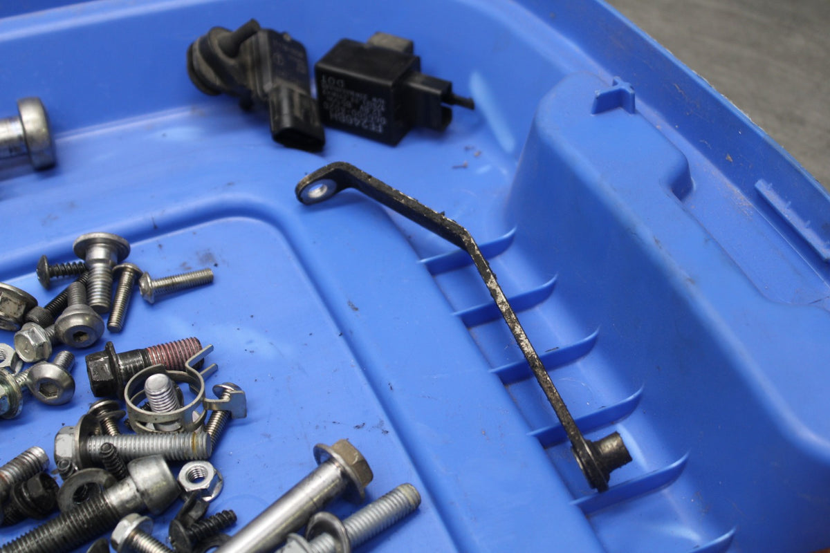 07-08 KAWASAKI NINJA ZX6R MOUNTING BOLTS HARDWARE SCREWS BB937