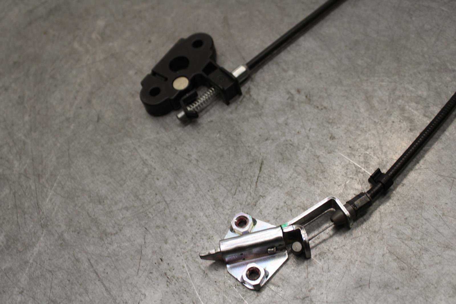 18-23 KAWASAKI NINJA 400 REAR & FRONT SEAT LATCH LOCK ASSEMBLY BB660