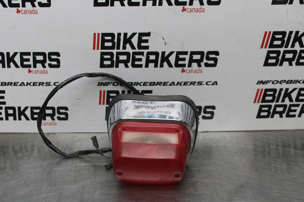 2006 Suzuki Boulevard C90 TAILLIGHT REAR TAIL BRAKE LIGHT BB849