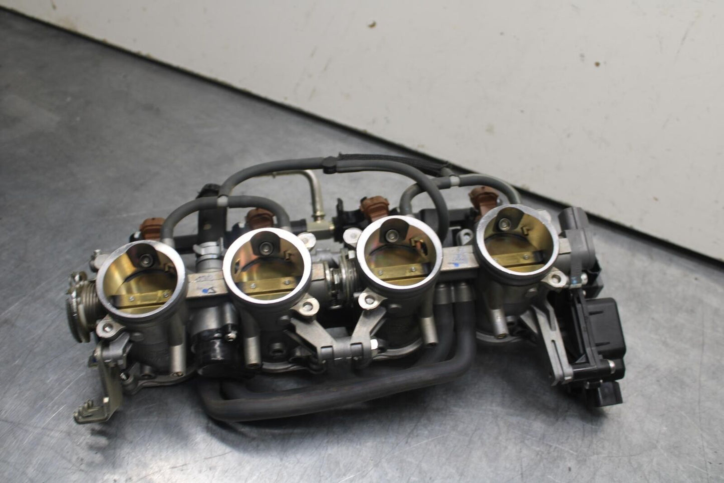 2015 Suzuki GSXR750 MAIN FUEL INJECTORS / THROTTLE BODIES 13406-15J20 BB595