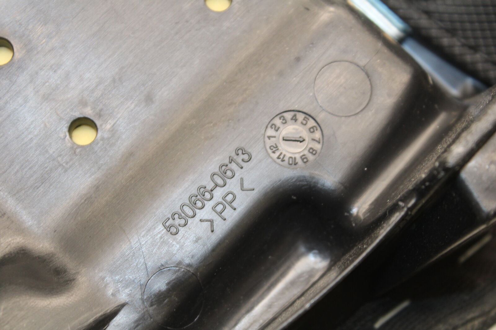 19-22 KAWASAKI Z400 REAR BACK PASSENGER TANDEM SEAT PAD SADDLE PILLION BB738