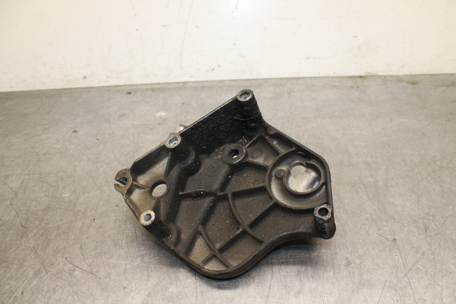 09-11 SUZUKI GSXR1000 ENGINE SPROCKET COVER BB125