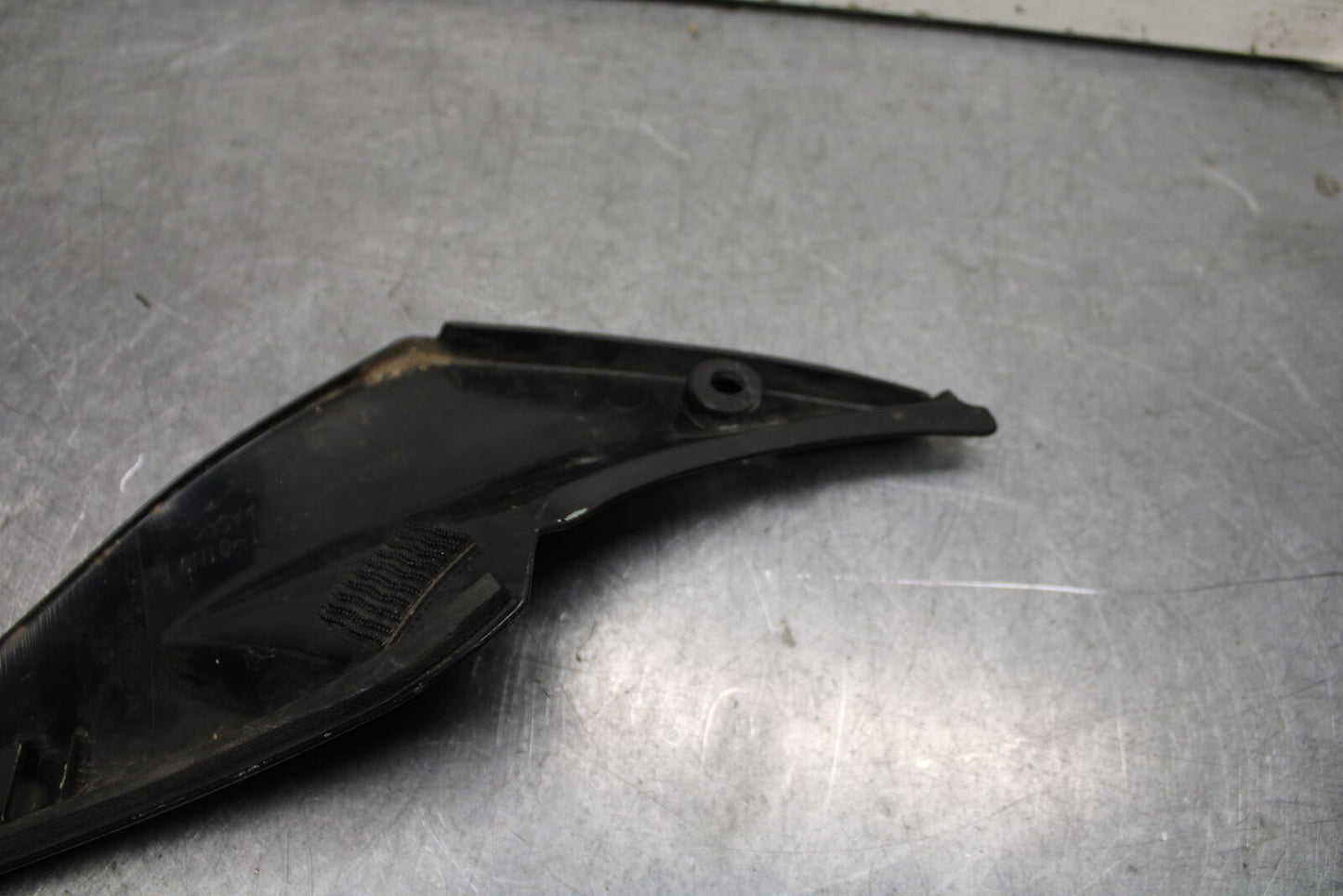 06-07 SUZUKI GSXR750 RIGHT LEFT FRONT SIDE SEAT PANELS COWLS FAIRINGS  BB670