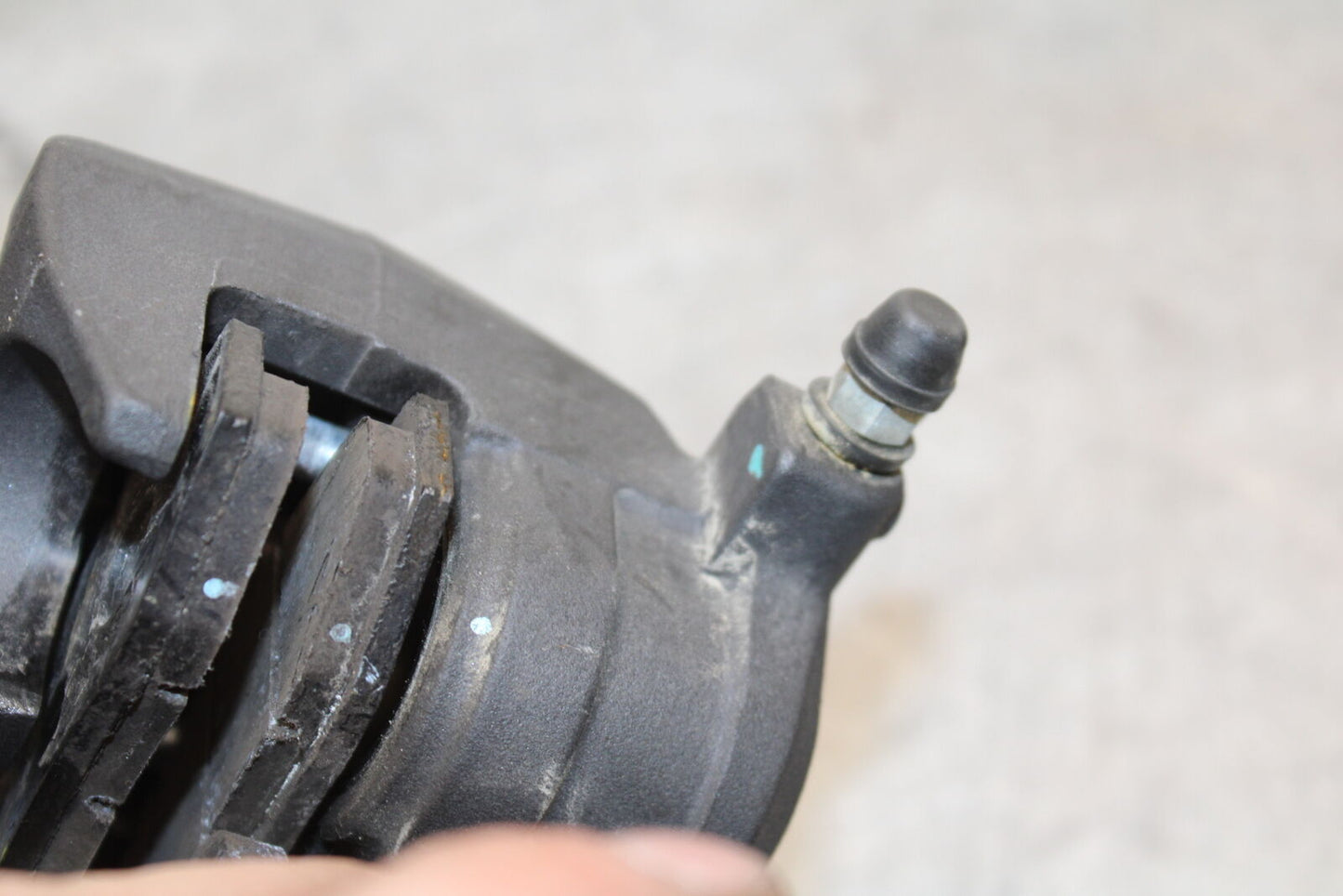 18-23 KAWASAKI NINJA 400 REAR BACK BRAKE CALIPER W MOUNT BRACKET BB660