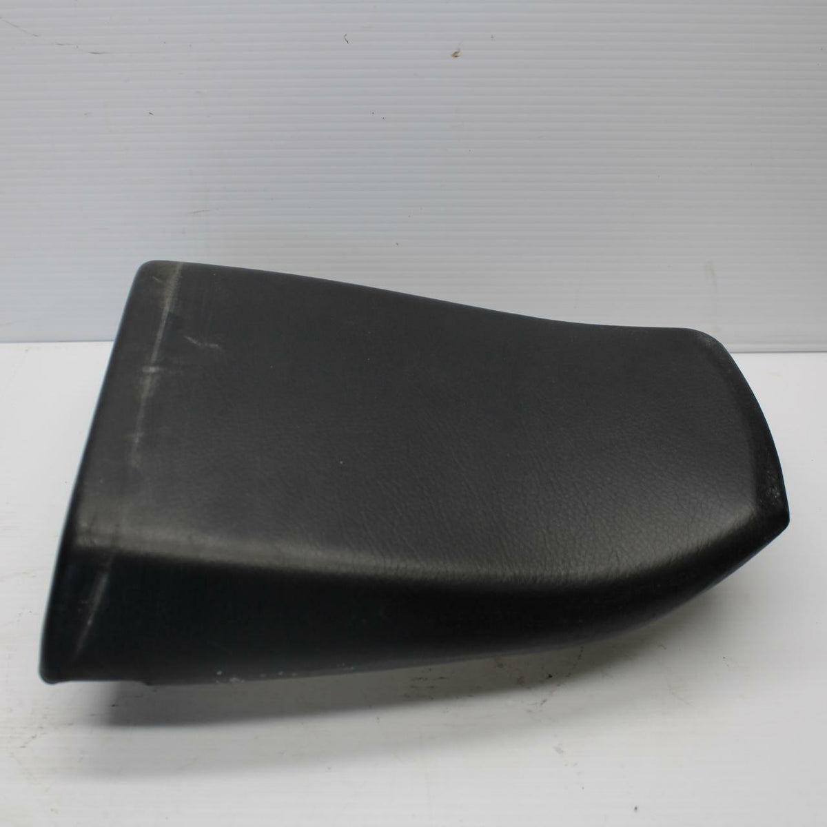96 YAMAHA YZF750R REAR BACK PASSENGER TANDEM SEAT PAD SADDLE PILLION BB237