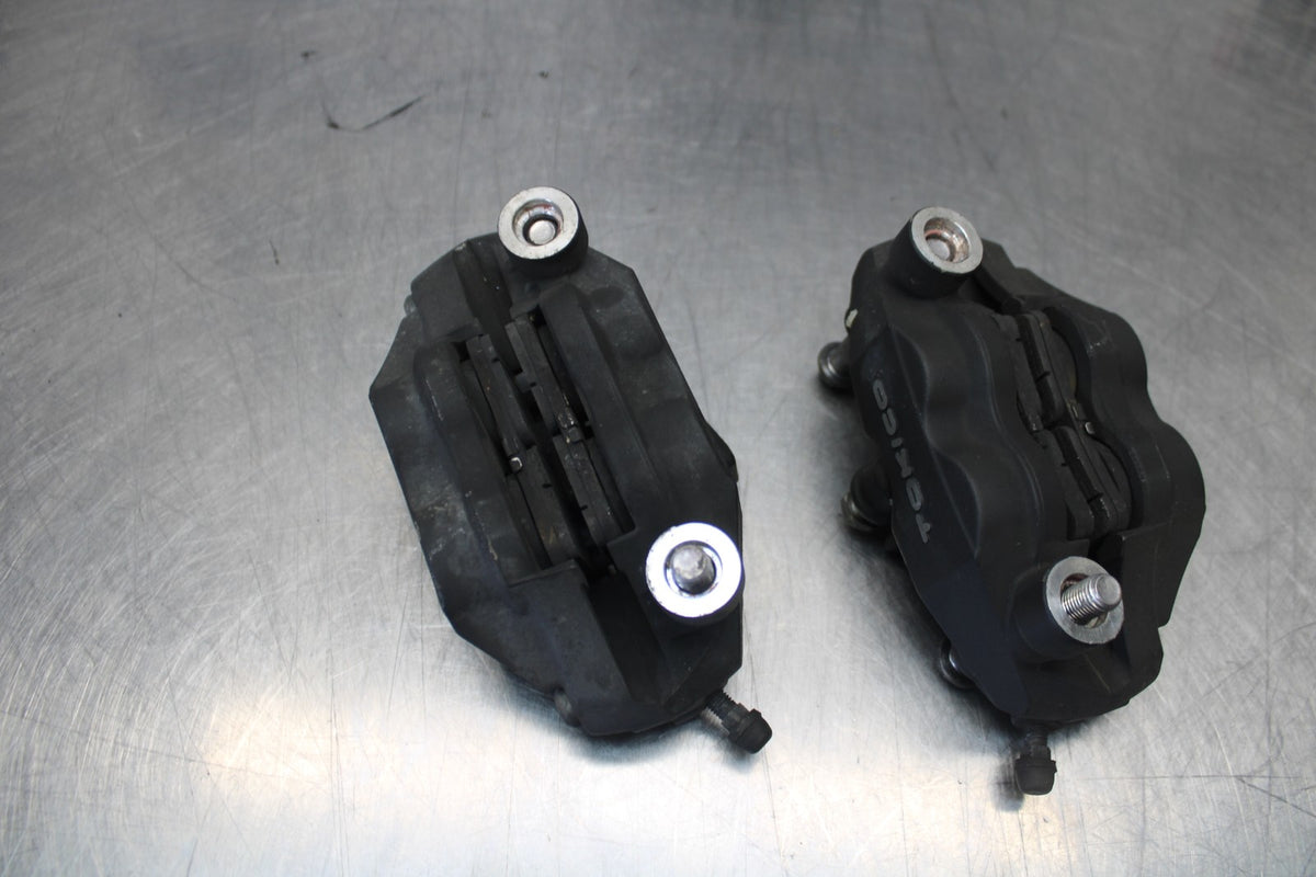 07 SUZUKI GSXR1000 RIGHT LEFT FRONT BRAKE CALIPER SET PAIR CALIPERS BB770