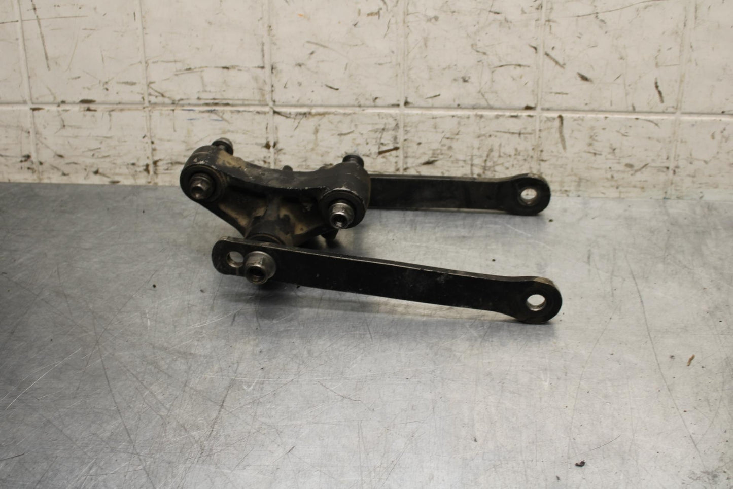 2000 Kawasaki Ninja ZX12R ZX1200A REAR DOGBONE SHOCK LINKAGE 39007-1287 BB565