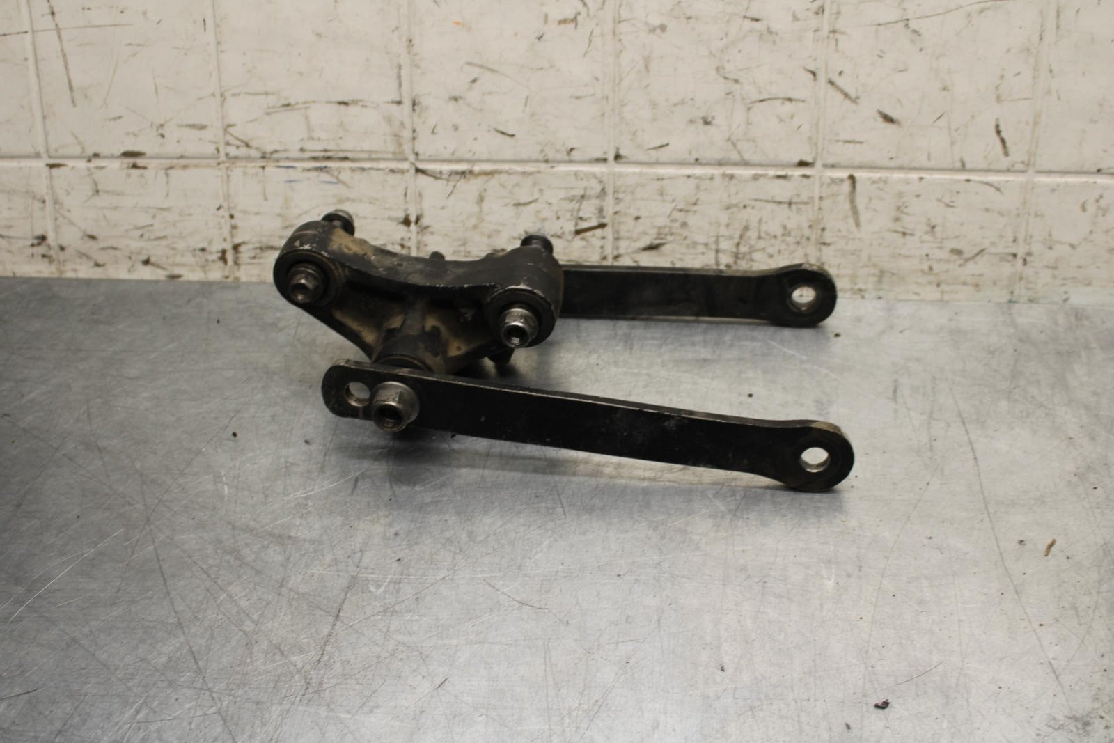 2000 Kawasaki Ninja ZX12R ZX1200A REAR DOGBONE SHOCK LINKAGE 39007-1287 BB565