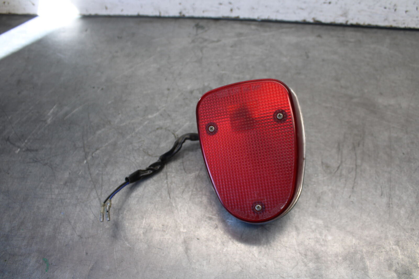 05-06 YAMAHA ROYAL STAR TAILLIGHT REAR TAIL BRAKE LIGHT BB697