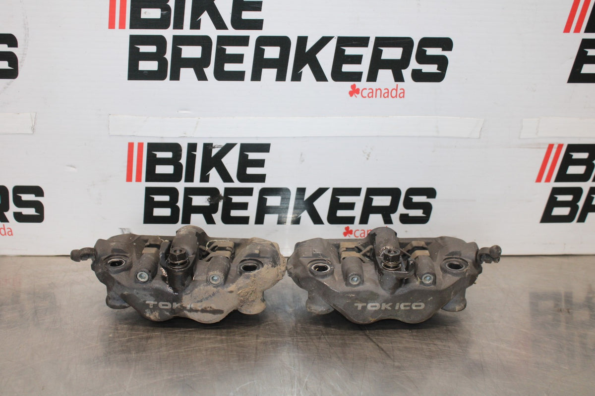 05-06 HONDA CBR600RR RIGHT LEFT FRONT BRAKE CALIPER SET PAIR CALIPERS BB893