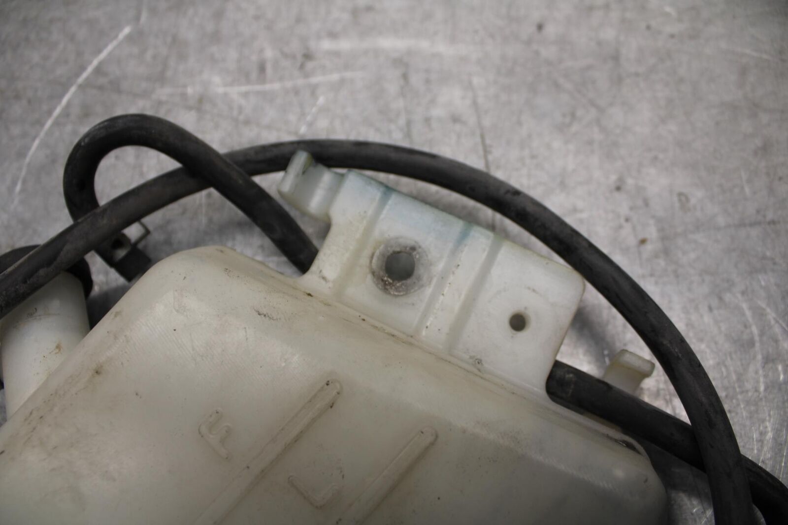 08-10 SUZUKI GSXR750 COOLANT WATER TANK RESERVOIR BOTTLE 17910-37H00 BB58