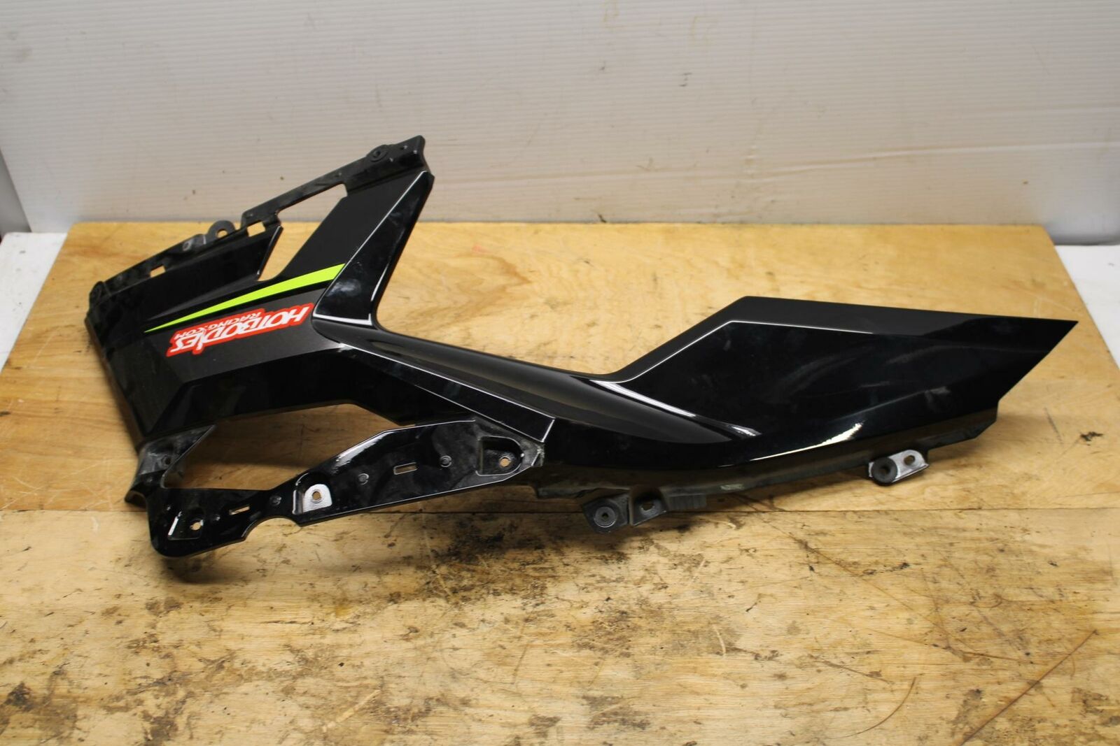 18-22 KAWASAKI NINJA 400 EX400 ABS RIGHT LOWER MID SIDE FAIRING  BB334