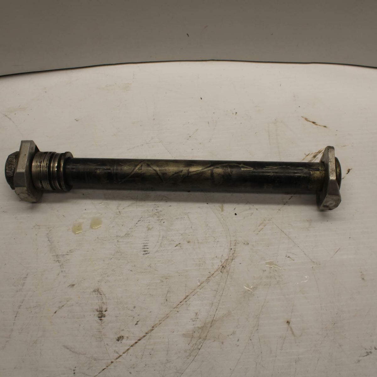 08-09 SUZUKI GSXR600 REAR AXLE BACK WHEEL RIM PIVOT BOLT AXEL 64711-49G00 BB250