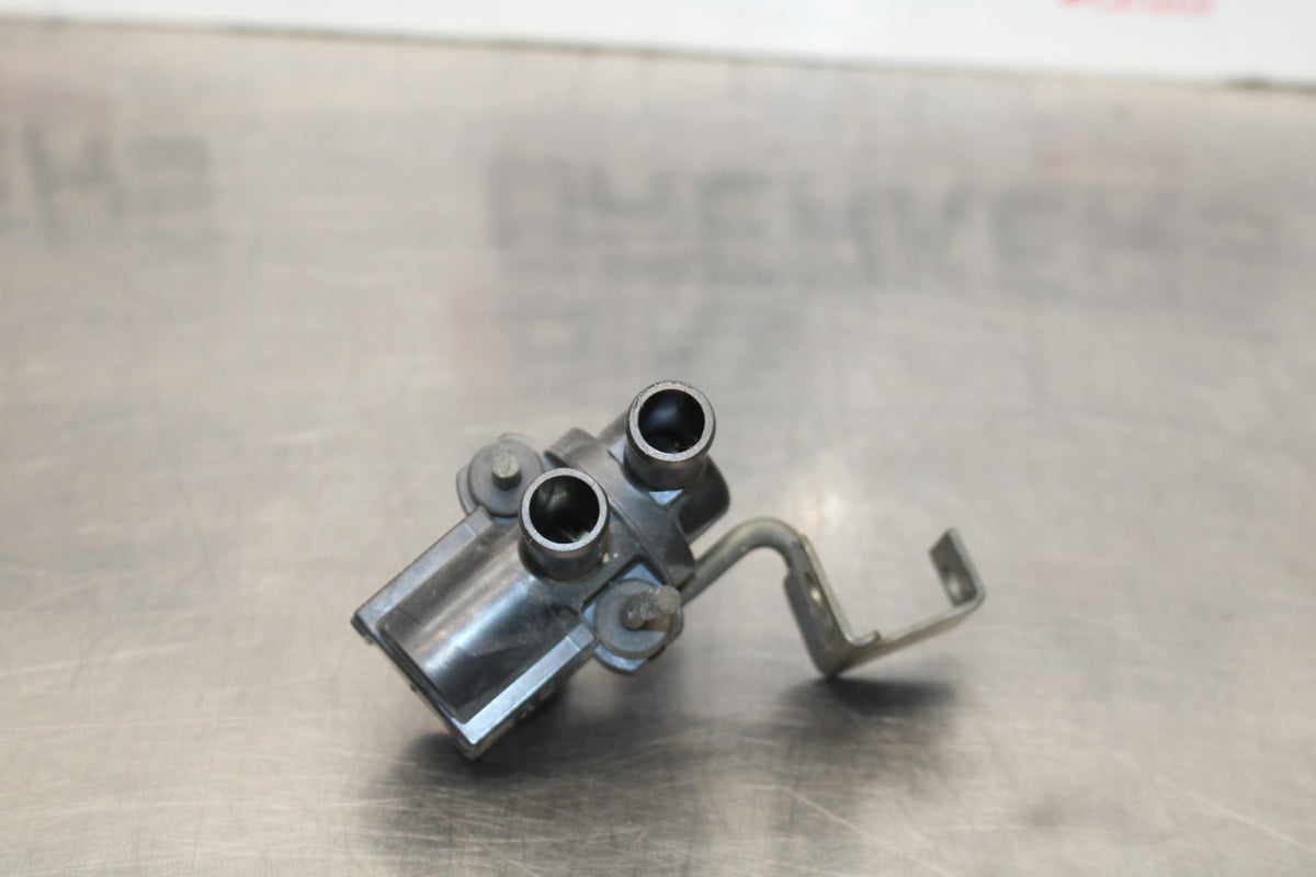 05-06 SUZUKI GSXR1000 AIR VALVE SOLENOID TOP ENGINE SWITCH SENSOR BB857