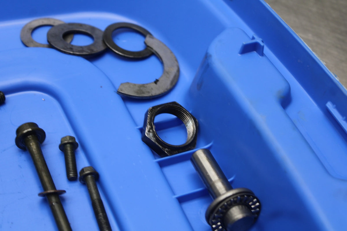 03 SUZUKI GSXR600 ENGINE MOUNTING BOLTS HARDWARE MOTOR SCREWS BB801