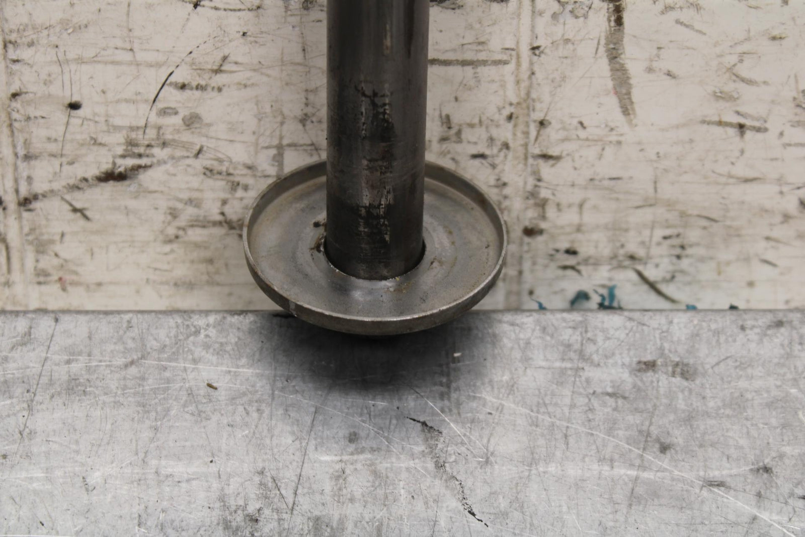 2005 Kawasaki Vulcan 1600 VN1600D Nomad REAR AXLE BACK WHEEL BOLT AXEL BB556