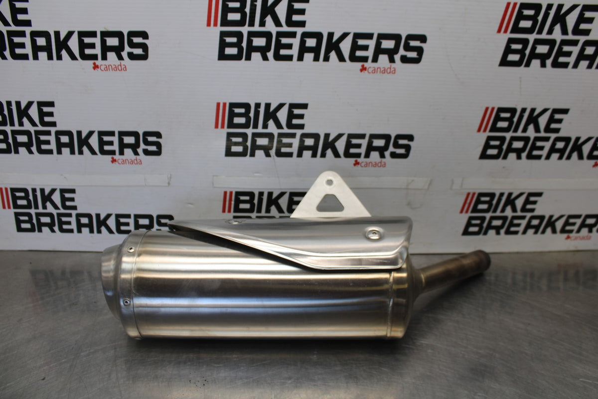 12 TRIUMPH STREET TRIPLE R RIGHT EXHAUST PIPE MUFFLER SLIP ON CAN SILENCER BB914