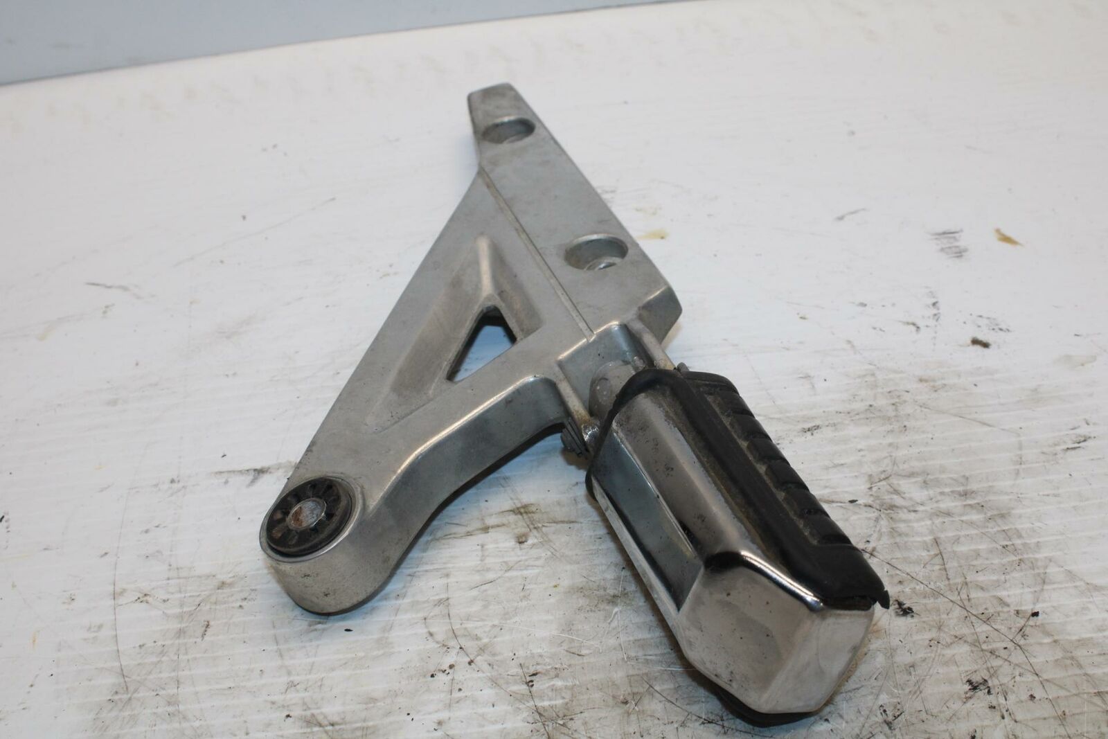 84-85 HONDA V30 MAGNA LEFT REAR PASSENGER FOOT STEP PEG BB251