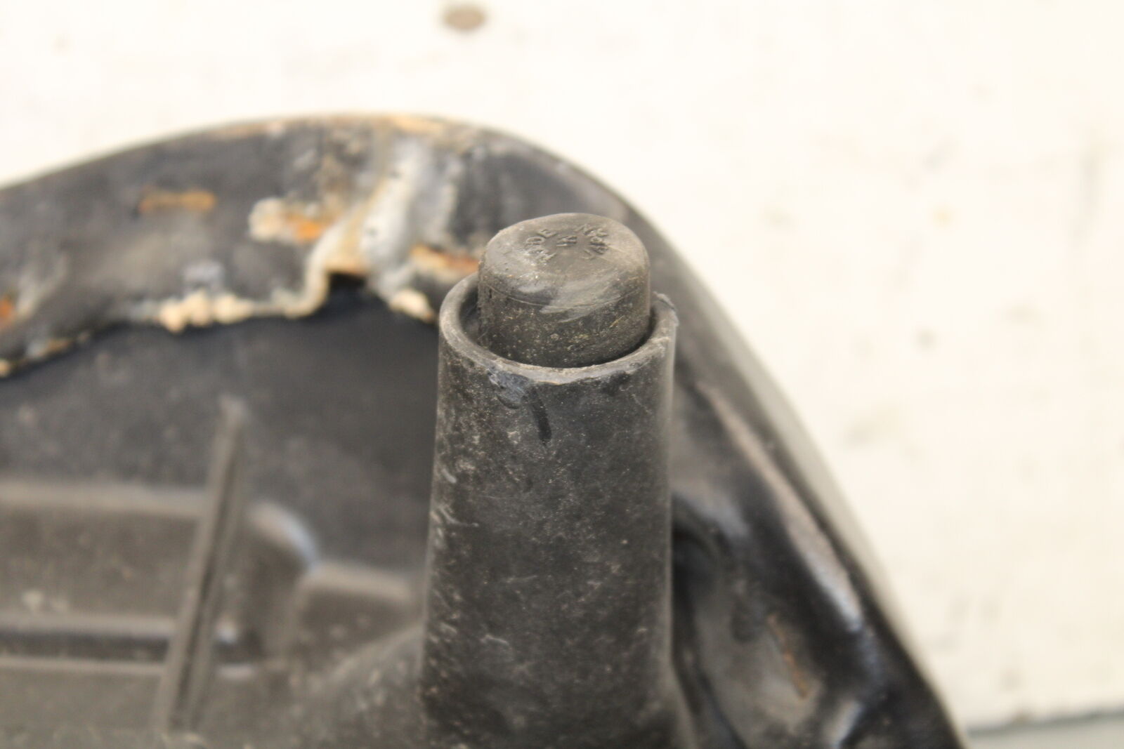 05-09 SUZUKI BOULEVARD C90 FRONT DRIVERS SEAT BB692