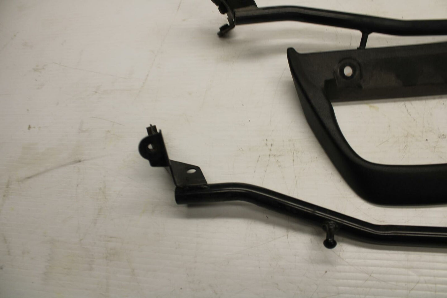 04-09 SUZUKI GS500F PASSENGER REAR SEAT GRAB BAR HANDLE SET BB278