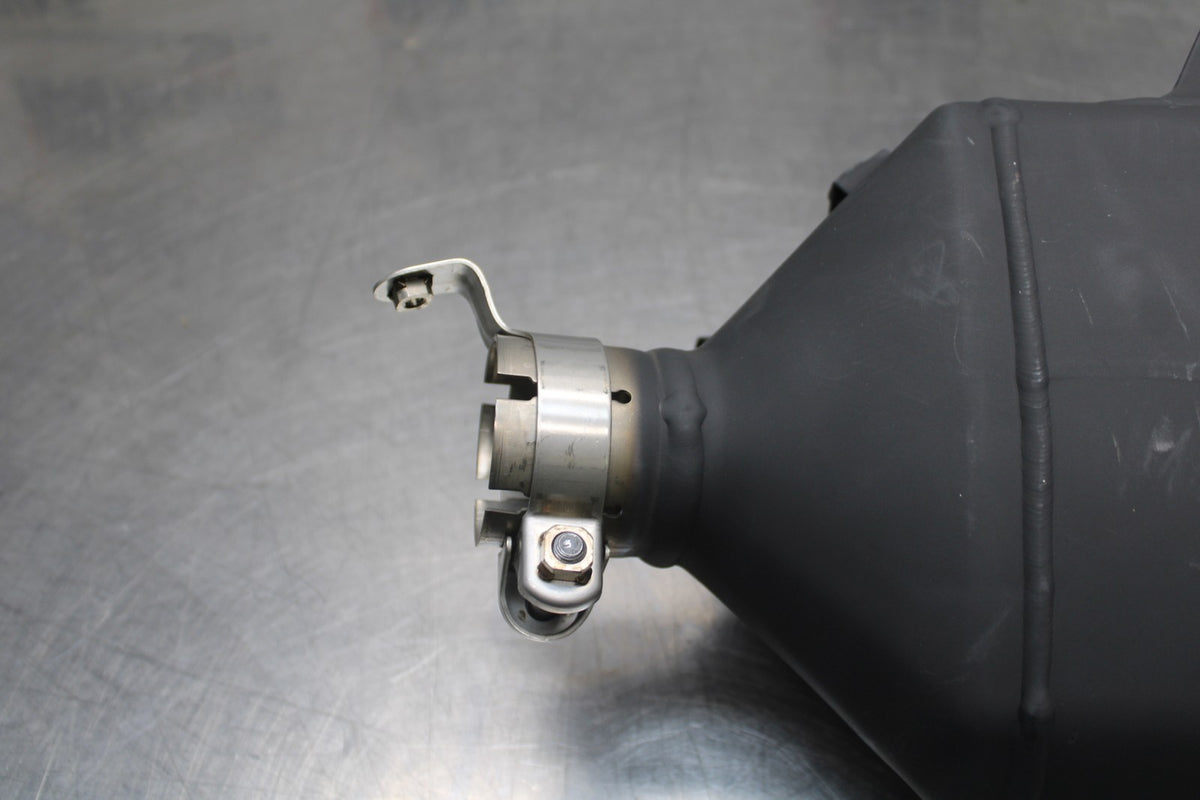 18 SUZUKI GSXR1000 EXHAUST PIPE MUFFLER SLIP ON CAN SILENCER BB642