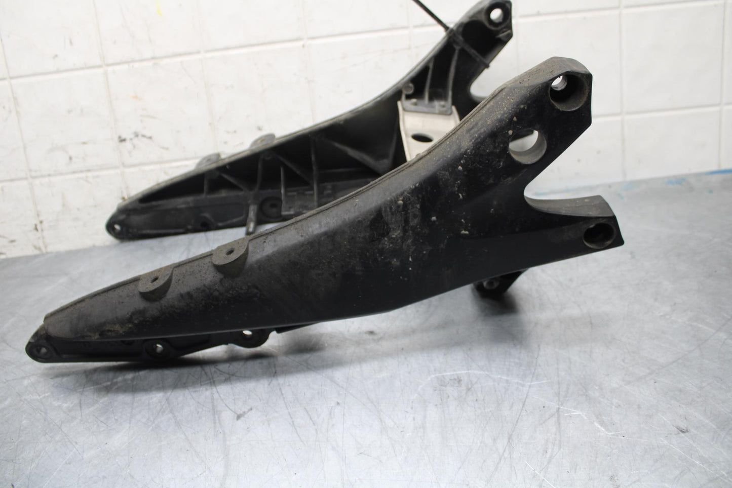 06-07 SUZUKI GSXR 600 REAR SUBFRAME BACK SUB FRAME BB499