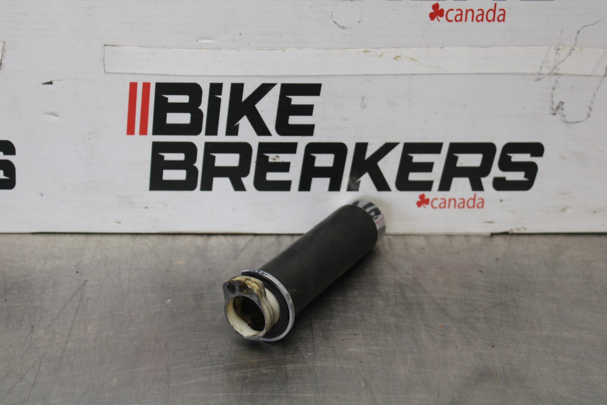 03 HONDA SHADOW SPIRIT 750 VT750DC RIGHT THROTTLE TUBE / GRIP BB907