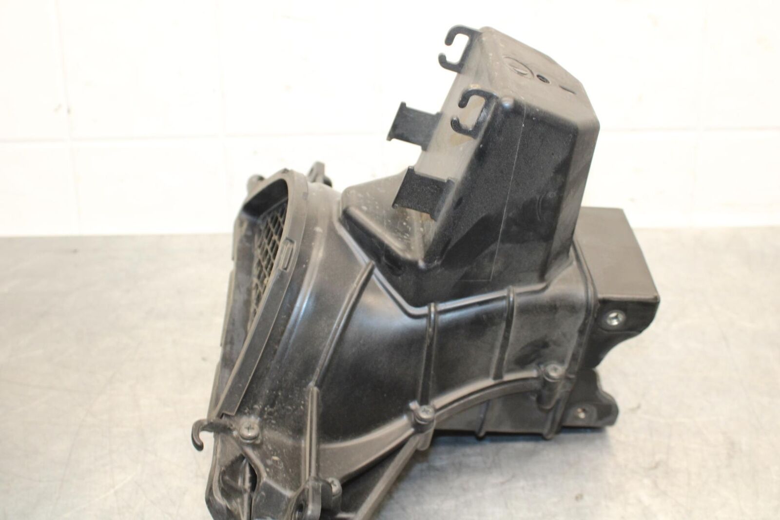 2011 Kawasaki Ninja ZX6R ZX600R RAM AIR INTAKE TUBE DUCT 39045-0039 BB587