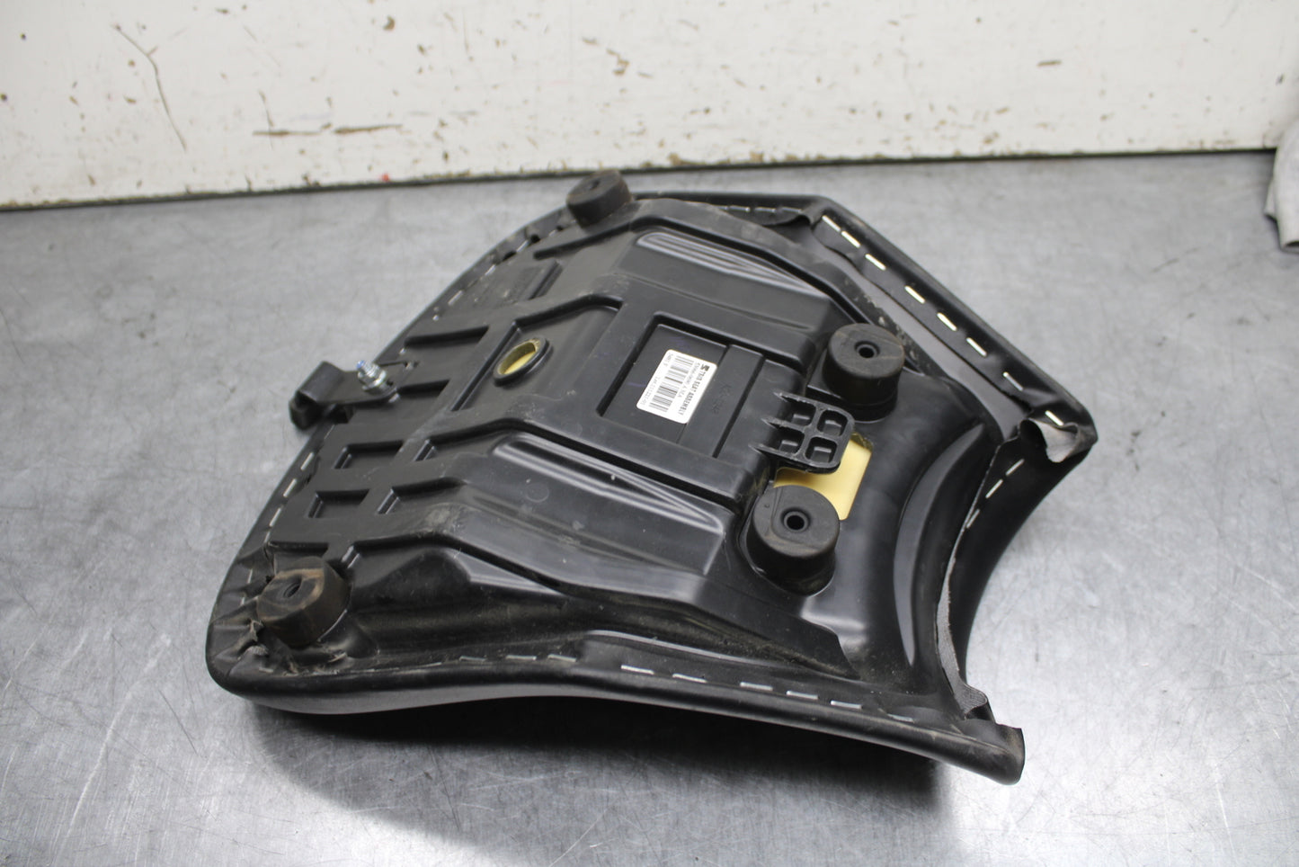 18-24 KAWASAKI NINJA 650 FRONT DRIVERS SEAT PAD SADDLE PILLION BB725