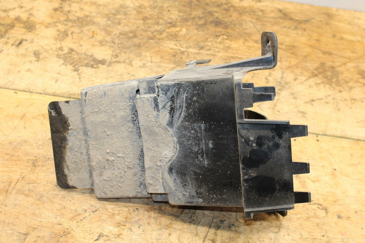 07-11 SUZUKI VSTROM 650 REAR BACK TAIL UNDERTAIL BATTERY TRAY PLASTIC BB340