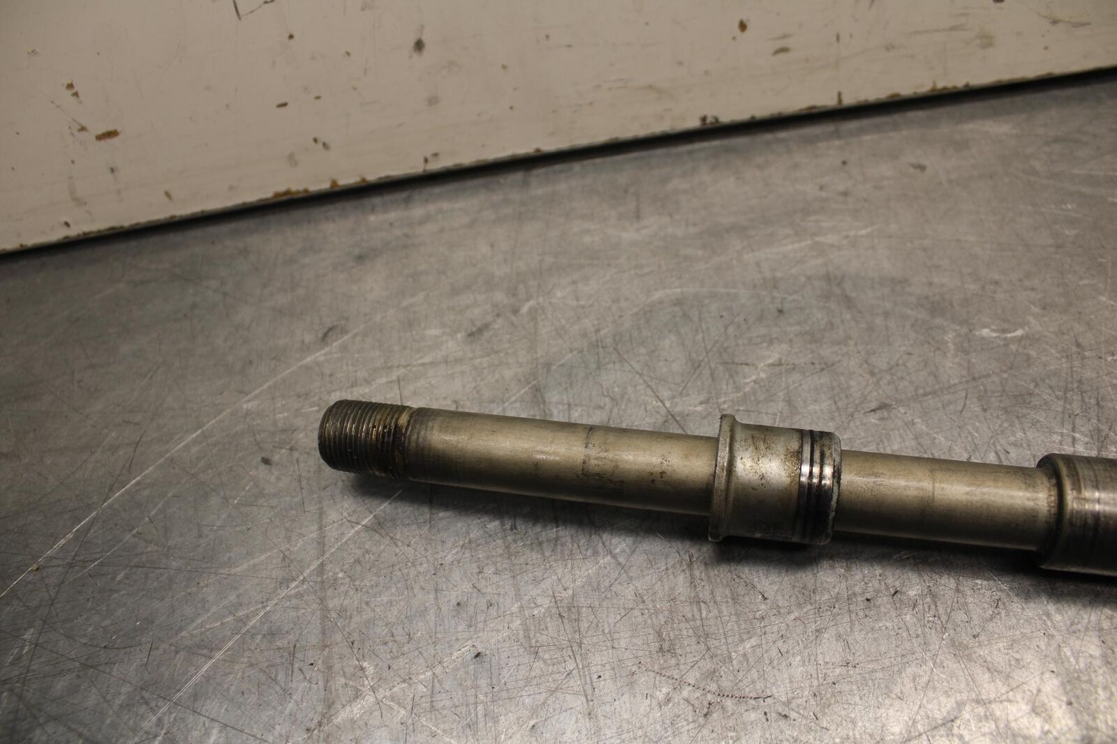 07-12 SUZUKI BANDIT GSF 650 F GSX650F FRONT WHEEL RIM AXLE PIVOT BOLT BB90