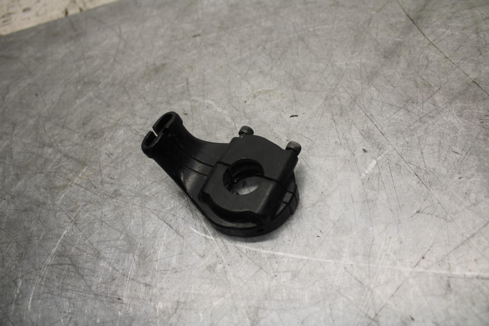 2016 Yamaha XSR900 ABS THROTTLE CABLE LINE HOUSING GUIDE BB516