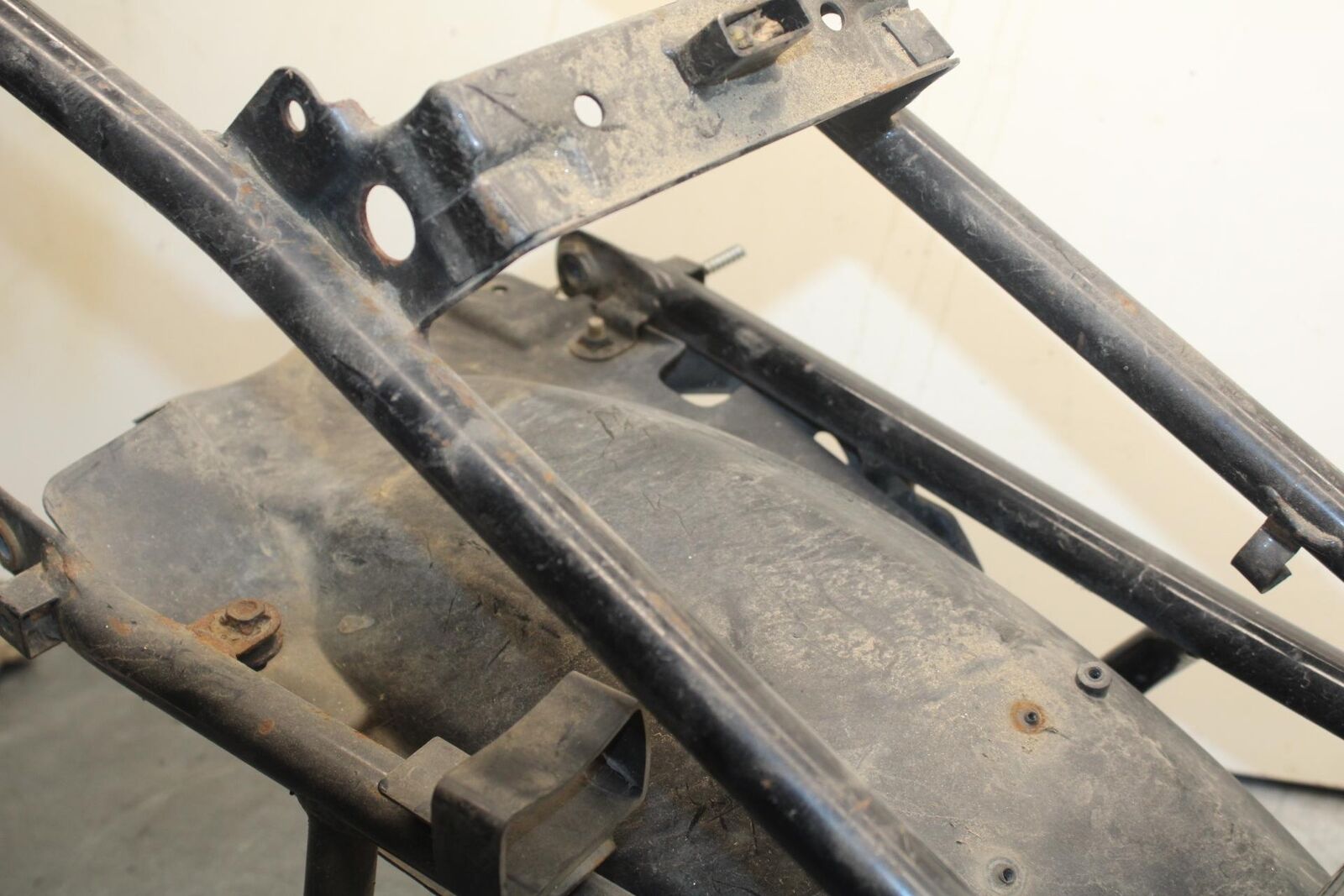 1988 Yamaha FZ600 REAR SUBFRAME BACK SUB FRAME BB601