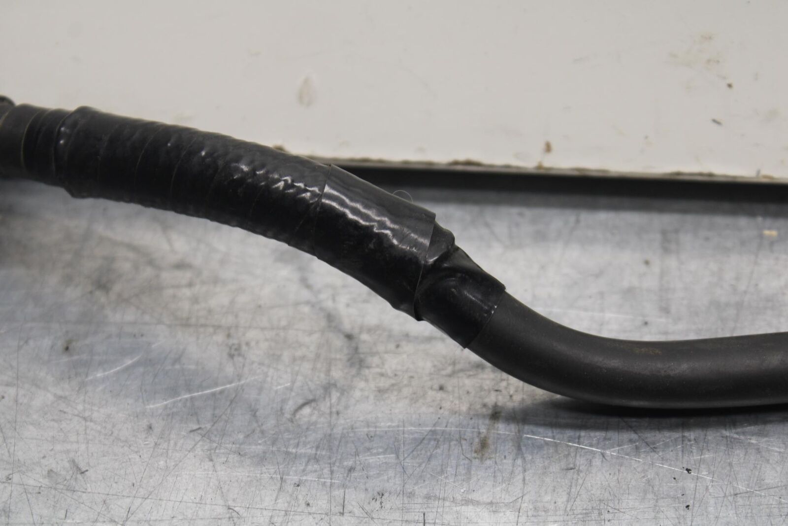 2014 Yamaha FZ09 FUEL HOSE GAS LINE TUBE PIPE BB81