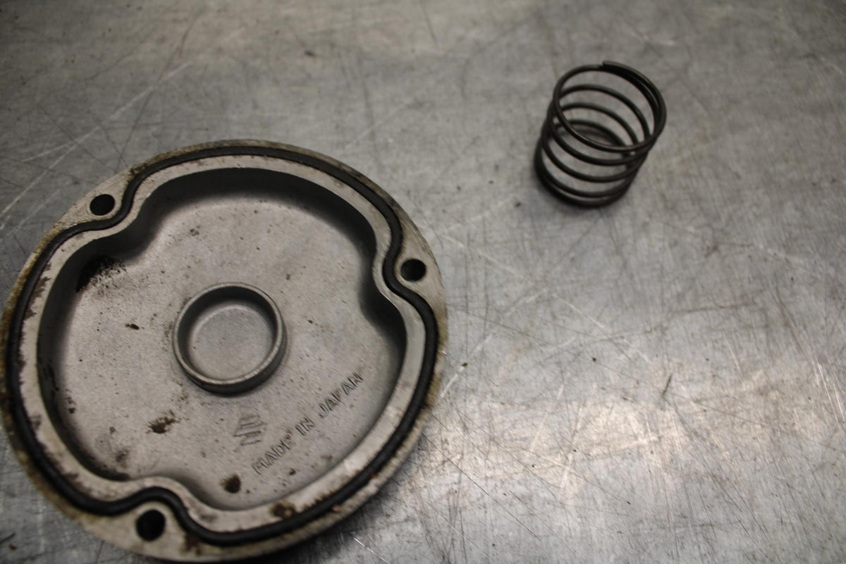 80-81 SUZUKI GS1000G ENGINE OIL FILTER COVER SPRING BB91