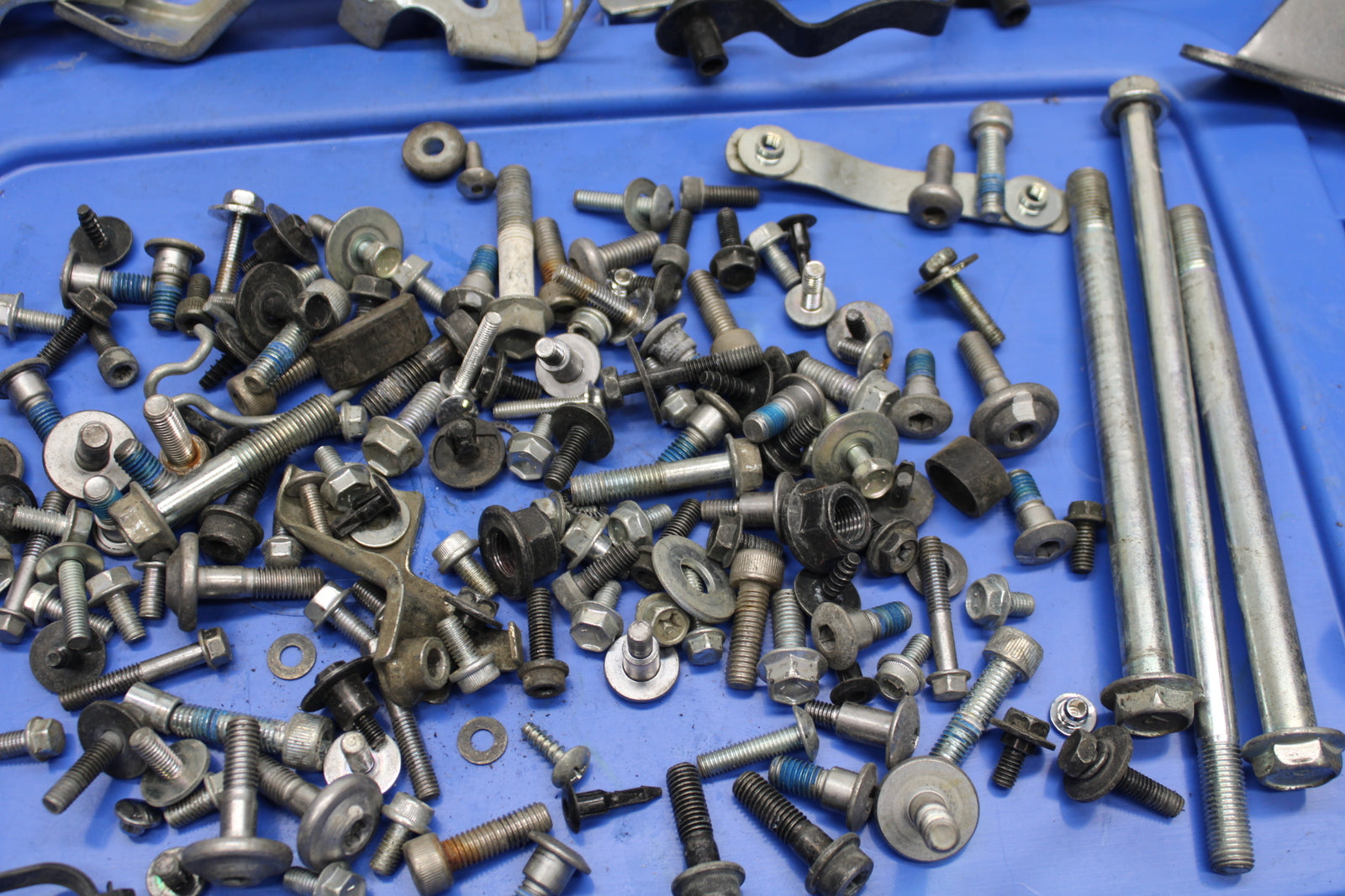 13-16 SUZUKI BANDIT 1250S ABS MOUNTING BOLTS HARDWARE MOTOR SCREWS BB134