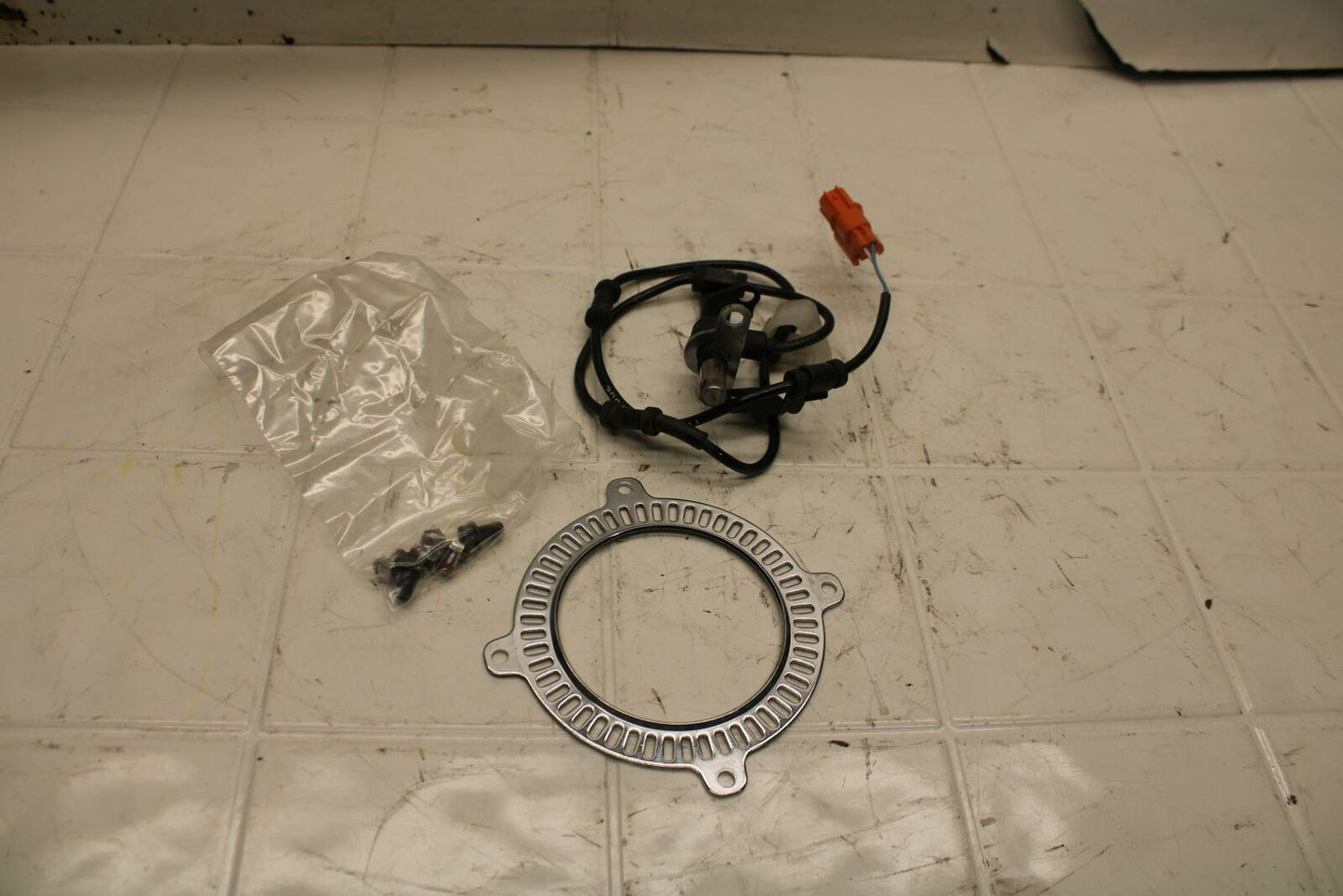 15-16 HONDA CB300F REAR ABS BRAKE SENSOR RING BB05
